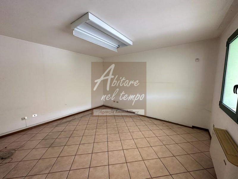 SAN GIORGIO IN BOSCO (PD) - CAPANNONE ARTIGIANALE


Proponiamo in vendita un capannone artigianal...