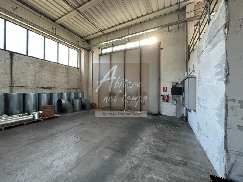 SAN GIORGIO IN BOSCO (PD) - CAPANNONE ARTIGIANALE


Proponiamo in vendita un capannone artigianal...