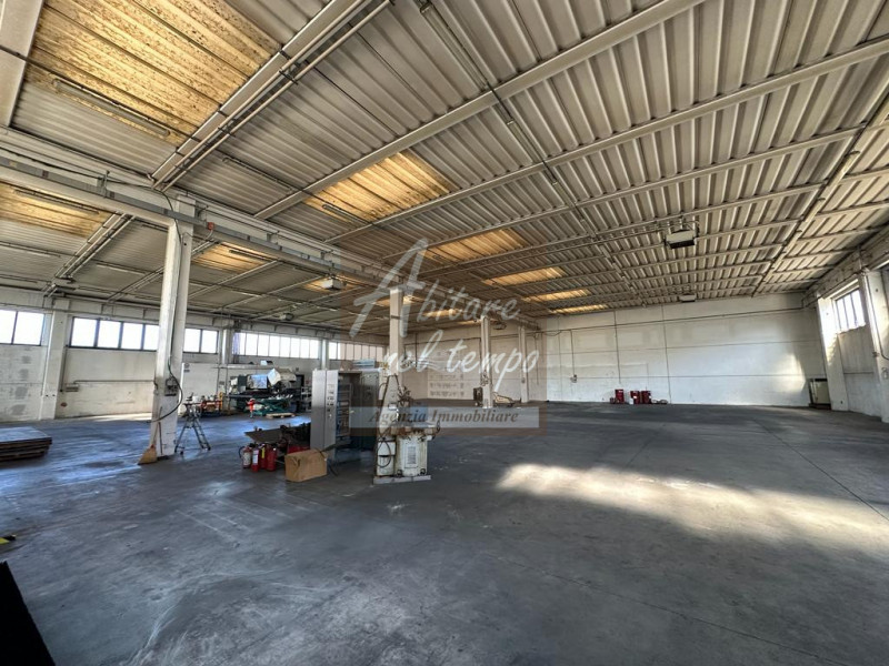 SAN GIORGIO IN BOSCO (PD) - CAPANNONE ARTIGIANALE


Proponiamo in vendita un capannone artigianal...