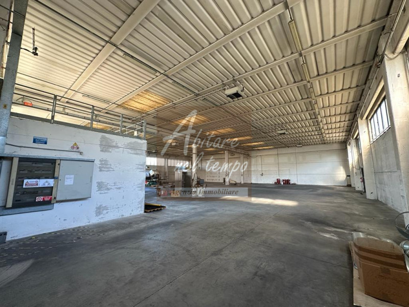 SAN GIORGIO IN BOSCO (PD) - CAPANNONE ARTIGIANALE


Proponiamo in vendita un capannone artigianal...