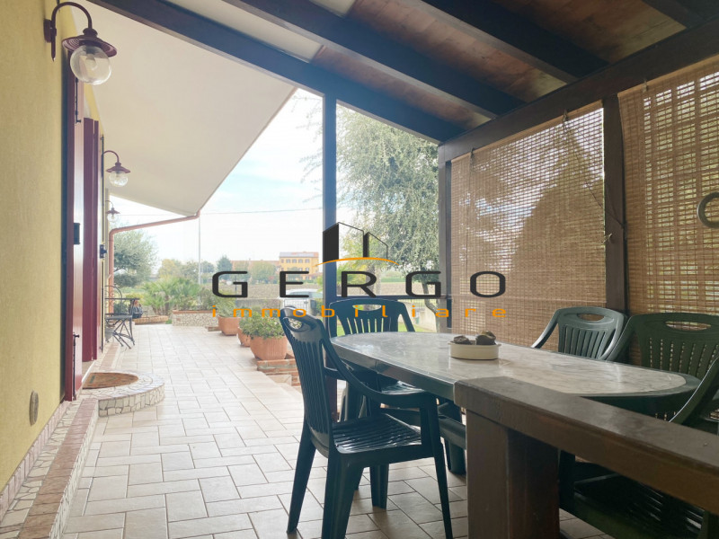 (Per INFO Mara 3481536890) Ad Eraclea, località Brian, proponiamo in vendita una splendida villet...