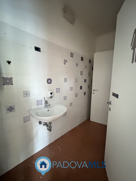 Immobile in esclusiva al Gruppo Padova MLS

PADOVA, quartiere PONTE DI BRENTA, vicino all'autostr...