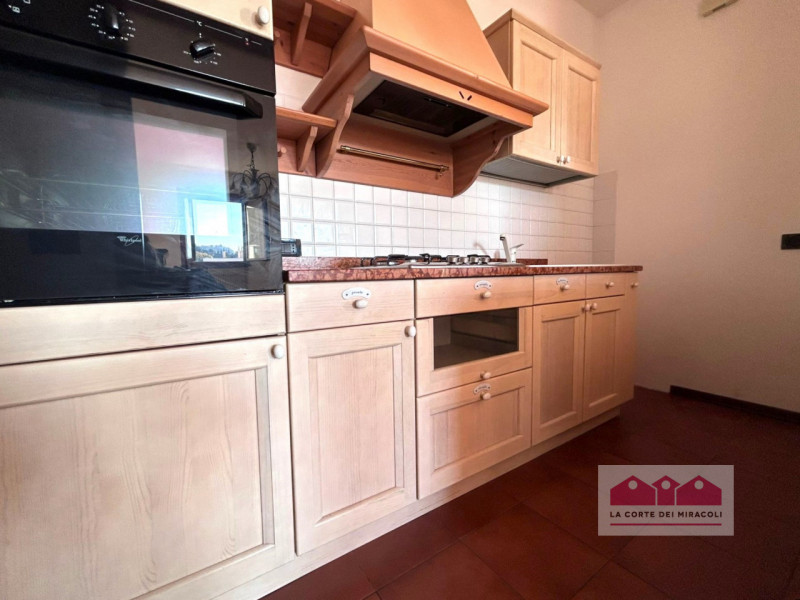 VICENZA: A POCHI MINUTI DA PIAZZA DEI SIGNORI, APPARTAMENTO CON 3 CAMERE DA LETTO E UN'AMPIA TERR...