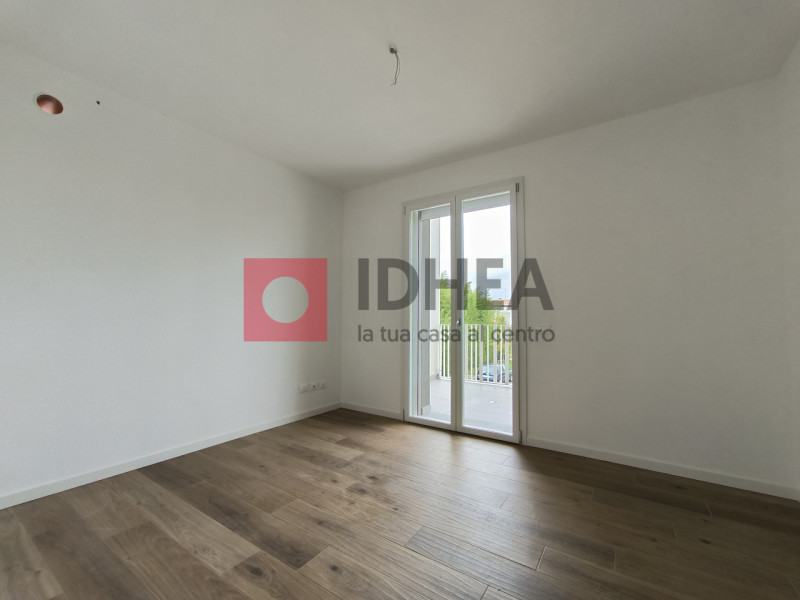 SILEA: FRAZIONE

In prestigioso contesto residenziale di nuove costruzioni, proponiamo in vendita...