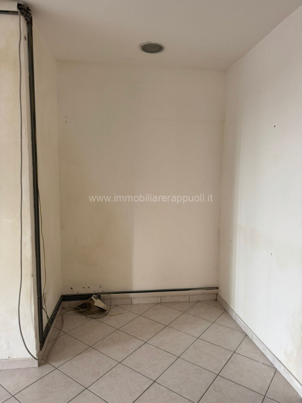 Negozi in Vendita a Sinalunga