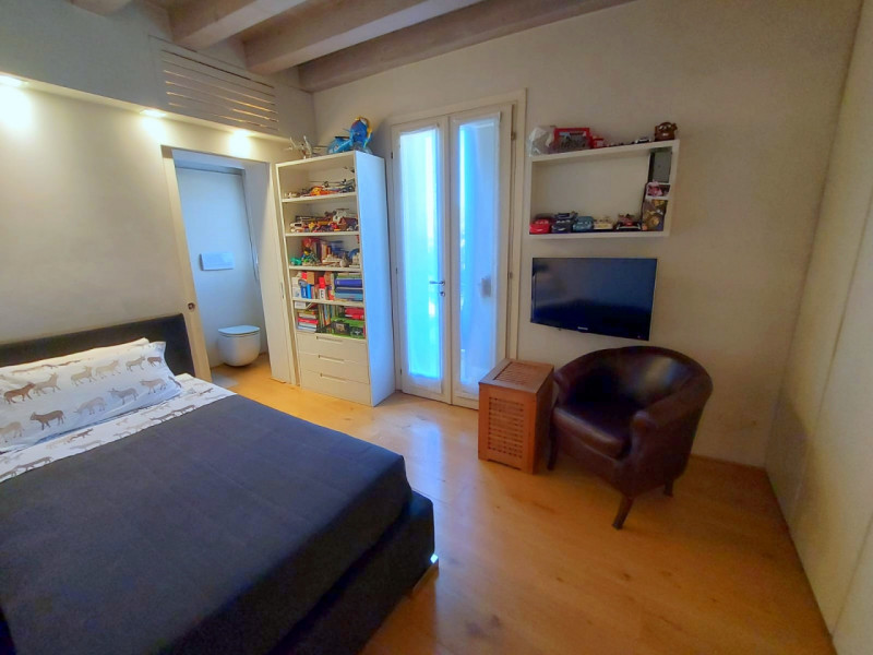 PONTE MOLINO: AFFASCINANTE APPARTAMENTO IN PALAZZETTO €.1.000.000 RIF.CLR001

Elegante e raffinat...