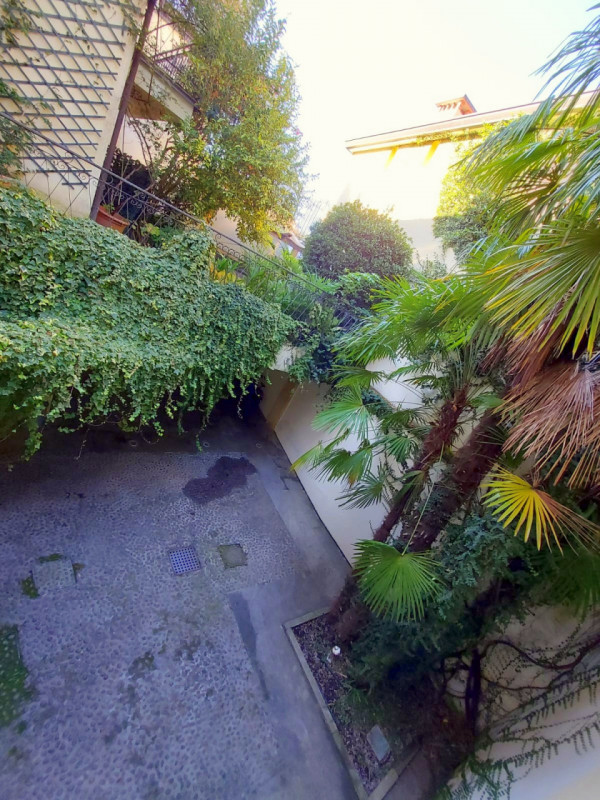 PONTE MOLINO: AFFASCINANTE APPARTAMENTO IN PALAZZETTO €.1.000.000 RIF.CLR001

Elegante e raffinat...