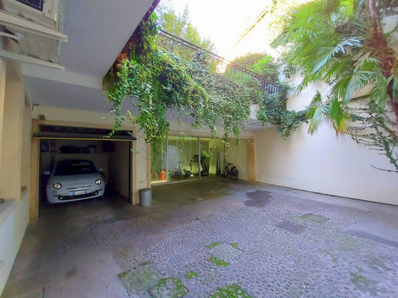 PONTE MOLINO: AFFASCINANTE APPARTAMENTO IN PALAZZETTO €.1.000.000 RIF.CLR001

Elegante e raffinat...