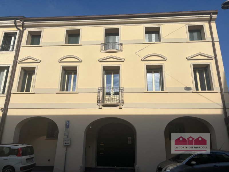 SAN ROCCO: PIANO SECONDO (ULTIMO), ASCENSORE, UNITA' NUOVA SU PALAZZETTO DI TRE UNITA' IN TOTALE,...