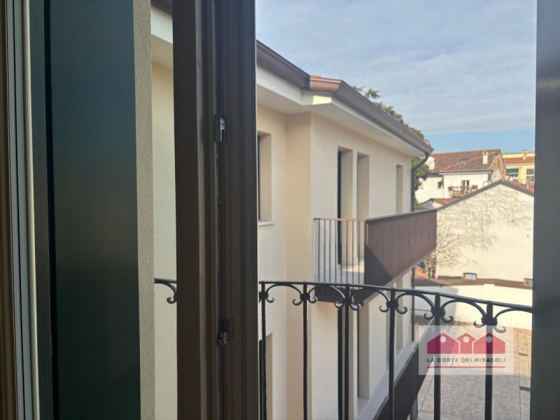 SAN ROCCO: PIANO SECONDO (ULTIMO), ASCENSORE, UNITA' NUOVA SU PALAZZETTO DI TRE UNITA' IN TOTALE,...