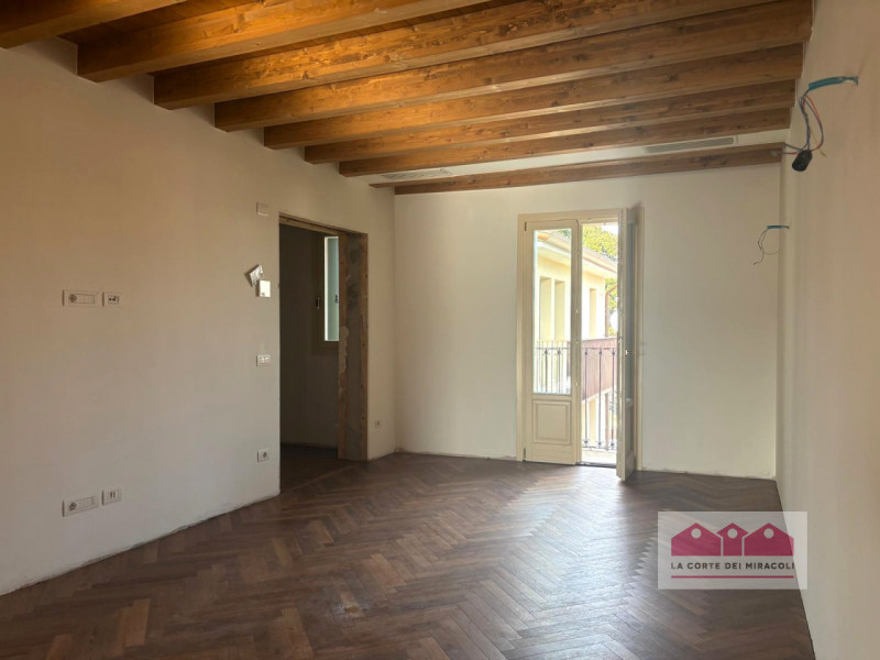 SAN ROCCO: PIANO SECONDO (ULTIMO), ASCENSORE, UNITA' NUOVA SU PALAZZETTO DI TRE UNITA' IN TOTALE,...