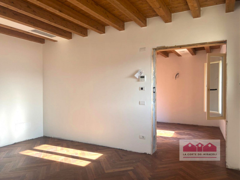 SAN ROCCO: PIANO SECONDO (ULTIMO), ASCENSORE, UNITA' NUOVA SU PALAZZETTO DI TRE UNITA' IN TOTALE,...