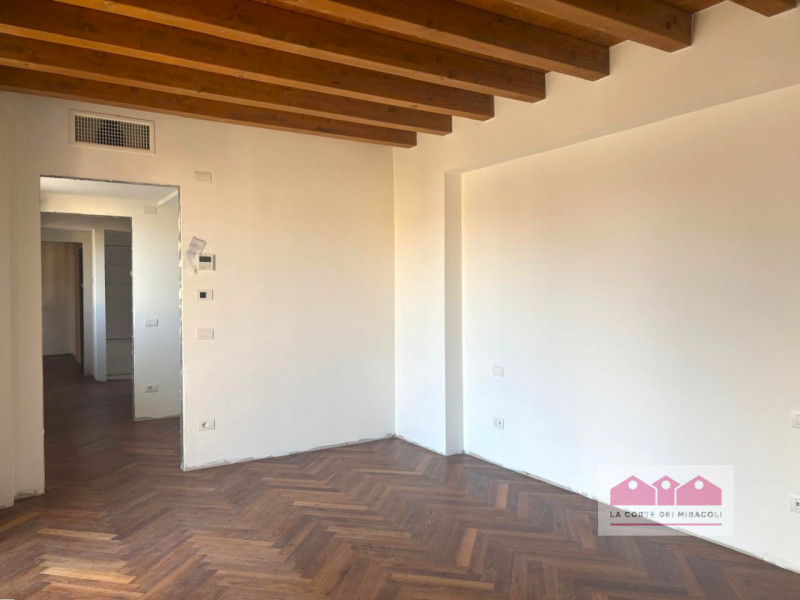 SAN ROCCO: PIANO SECONDO (ULTIMO), ASCENSORE, UNITA' NUOVA SU PALAZZETTO DI TRE UNITA' IN TOTALE,...