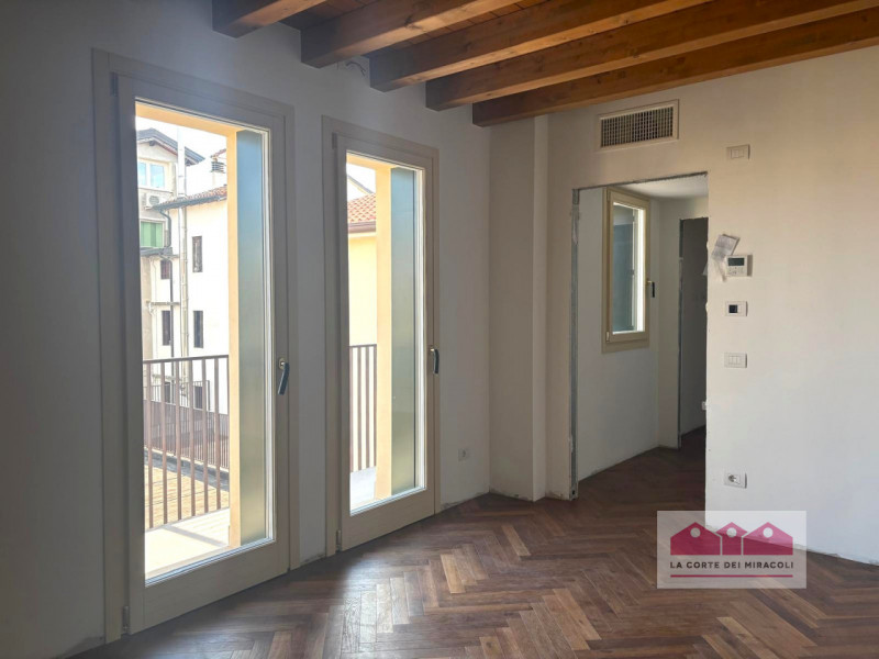 SAN ROCCO: PIANO SECONDO (ULTIMO), ASCENSORE, UNITA' NUOVA SU PALAZZETTO DI TRE UNITA' IN TOTALE,...