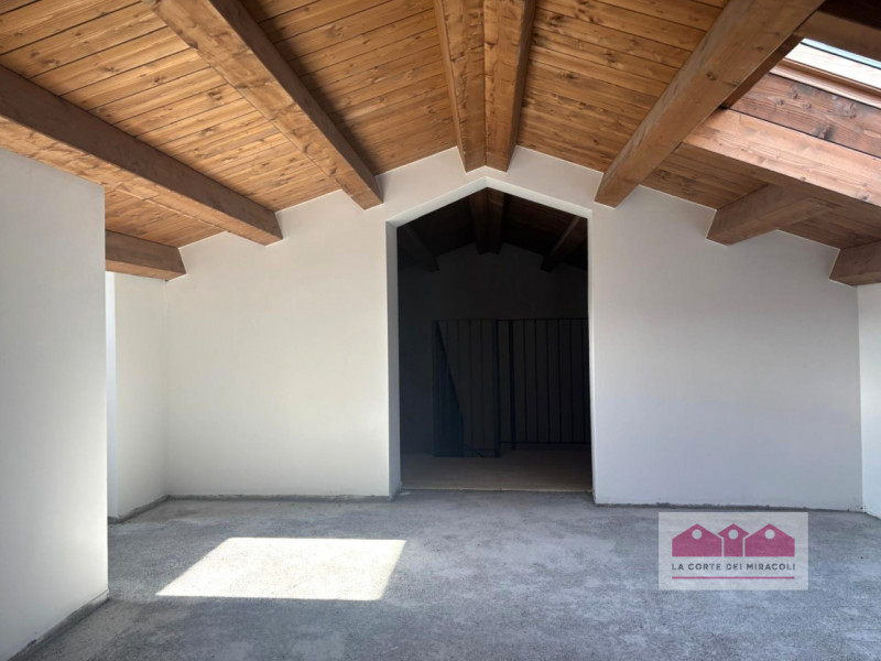 SAN ROCCO: PIANO SECONDO (ULTIMO), ASCENSORE, UNITA' NUOVA SU PALAZZETTO DI TRE UNITA' IN TOTALE,...