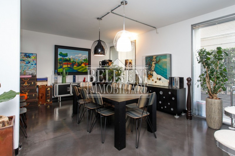 ZONA TEATRO NUOVO - Proponiamo in vendita splendido loft di stile industriale, sviluppato in due ...