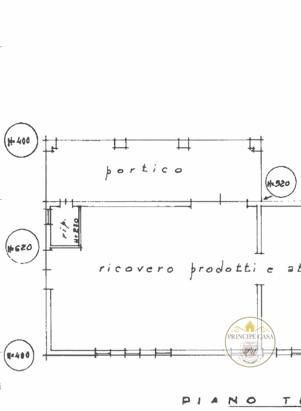 Rif. CAP03 Vendesi capannone di circa 190mq attualmente provvisto di box per cavalli, tettoia e a...
