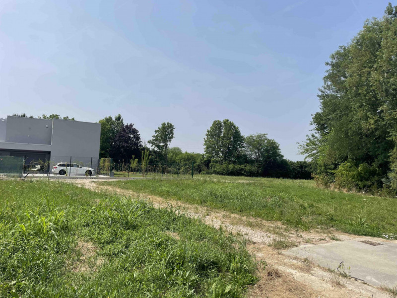 Splendida villa bifamiliare ad uso abitativo situata nel comune di Selvazzano Dentro, nella provi...