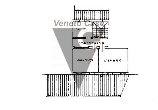 Proponiamo in vendita immobile residenziale suddiviso in due porzioni indipendenti rispettivament...