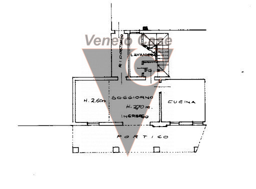 Proponiamo in vendita immobile residenziale suddiviso in due porzioni indipendenti rispettivament...