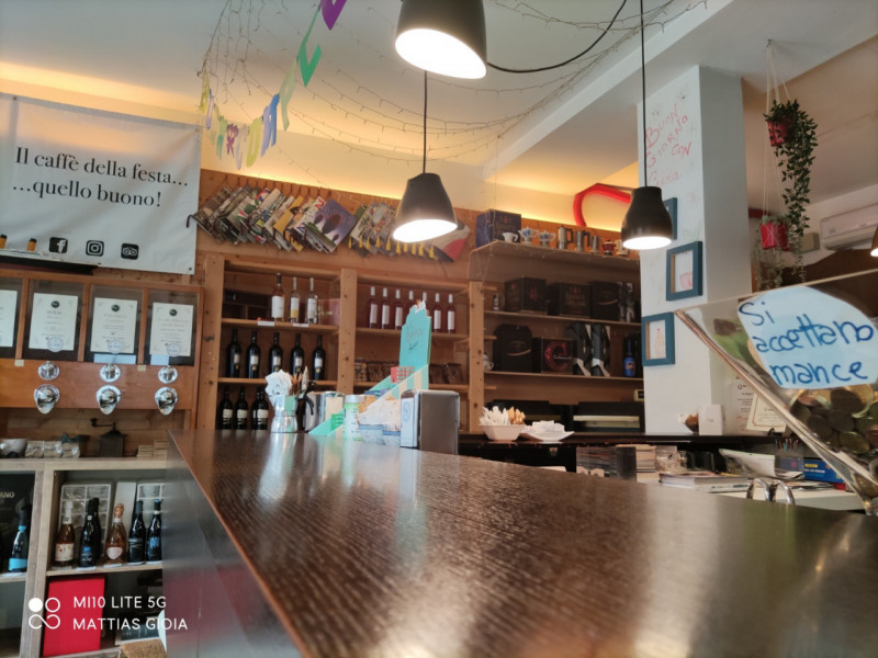 (Per INFO Mattias 3494222146) A Oderzo, in via Garibaldi, in centro storico, si vende attività qu...