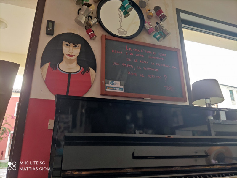 (Per INFO Mattias 3494222146) A Oderzo, in via Garibaldi, in centro storico, si vende attività qu...