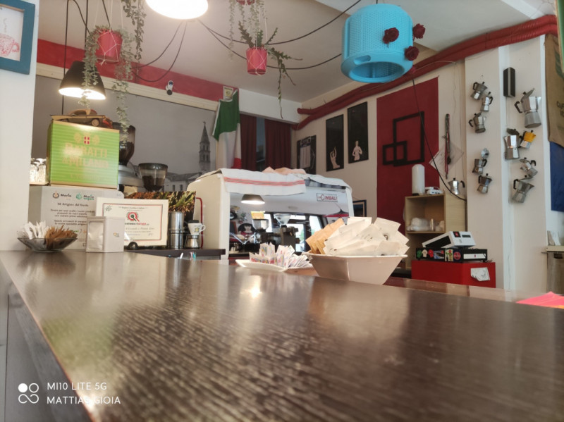 (Per INFO Mattias 3494222146) A Oderzo, in via Garibaldi, in centro storico, si vende attività qu...