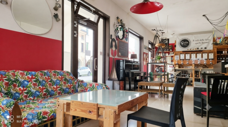 (Per INFO Mattias 3494222146) A Oderzo, in via Garibaldi, in centro storico, si vende attività qu...