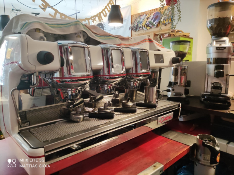 (Per INFO Mattias 3494222146) A Oderzo, in via Garibaldi, in centro storico, si vende attività qu...