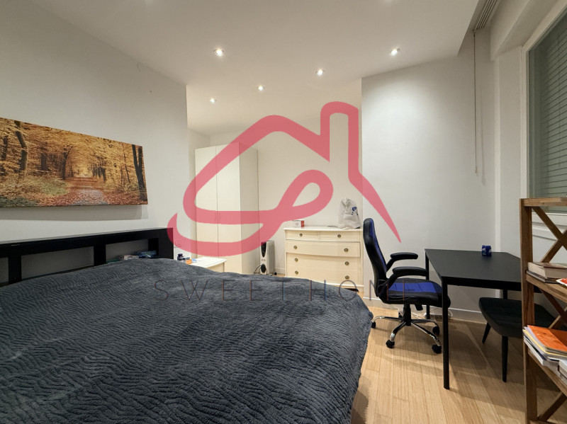 Padova (Centro Storico-Largo Europa): in stabile signorile dotato di servizio di portineria, stan...