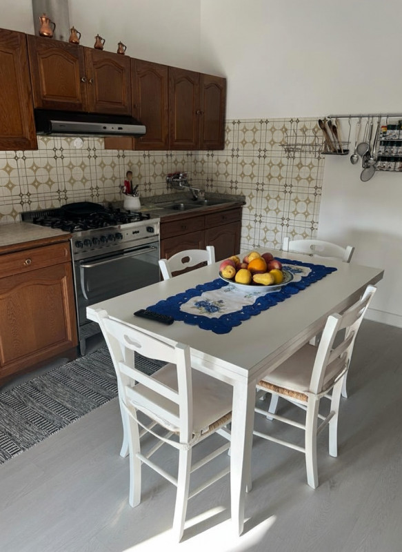 Vendesi a Monselice, in quartiere Marco Polo, appartamento di generosa metratura al primo ed ulti...