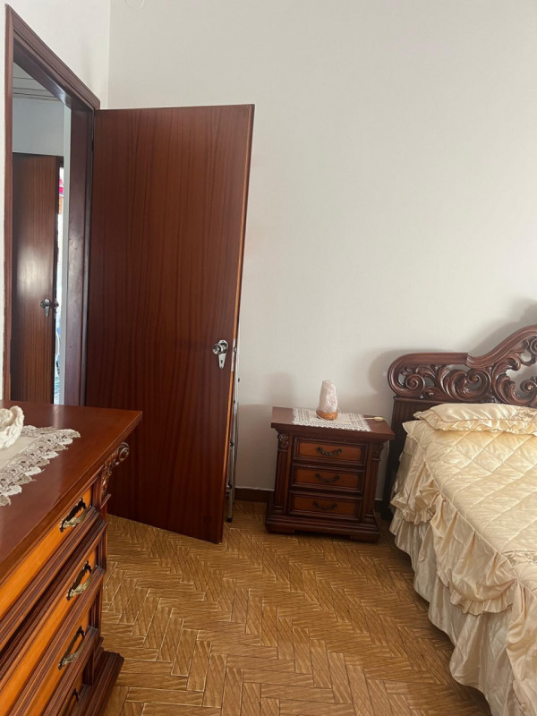 Vendesi a Monselice, in quartiere Marco Polo, appartamento di generosa metratura al primo ed ulti...