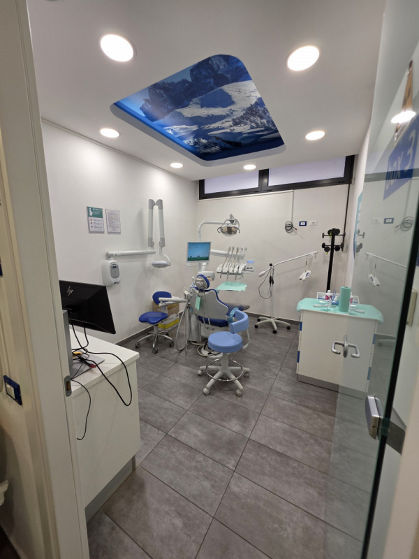 In esclusiva a Faenza, proponiamo in vendita un ampio e luminoso negozio con una posizione strate...