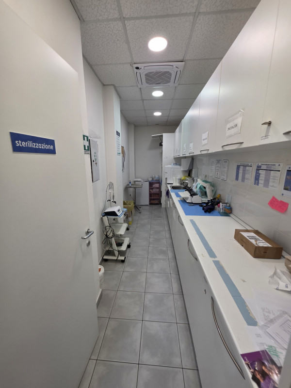 In esclusiva a Faenza, proponiamo in vendita un ampio e luminoso negozio con una posizione strate...