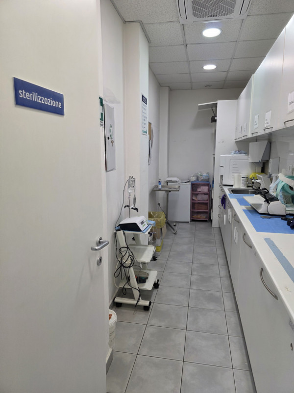 In esclusiva a Faenza, proponiamo in vendita un ampio e luminoso negozio con una posizione strate...