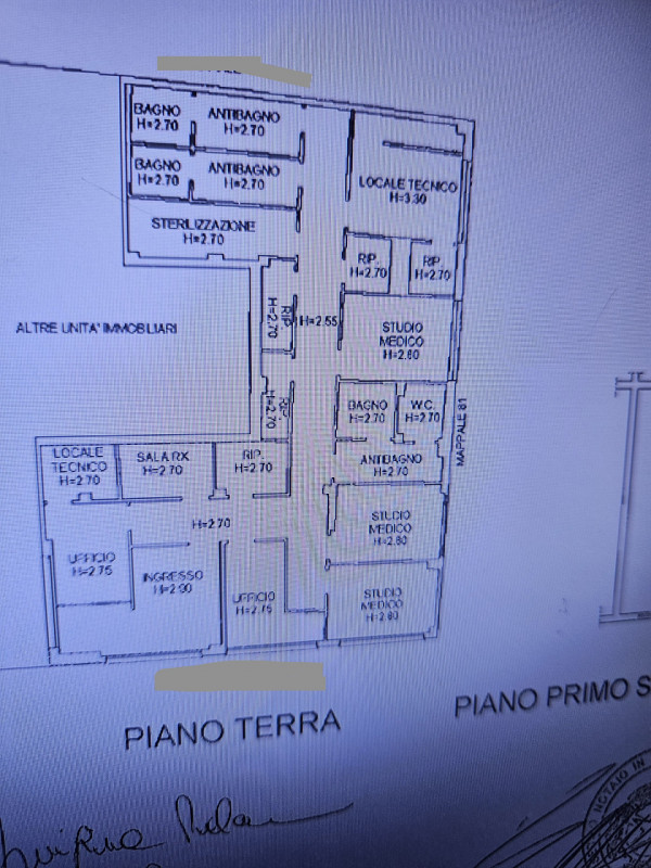 In esclusiva a Faenza, proponiamo in vendita un ampio e luminoso negozio con una posizione strate...