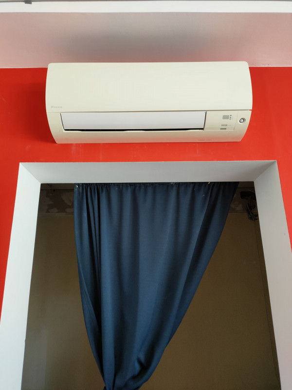 Rovigo, su strada di passaggio vicinanza zona artigianale/industriale,  vendesi negozio/ufficio d...