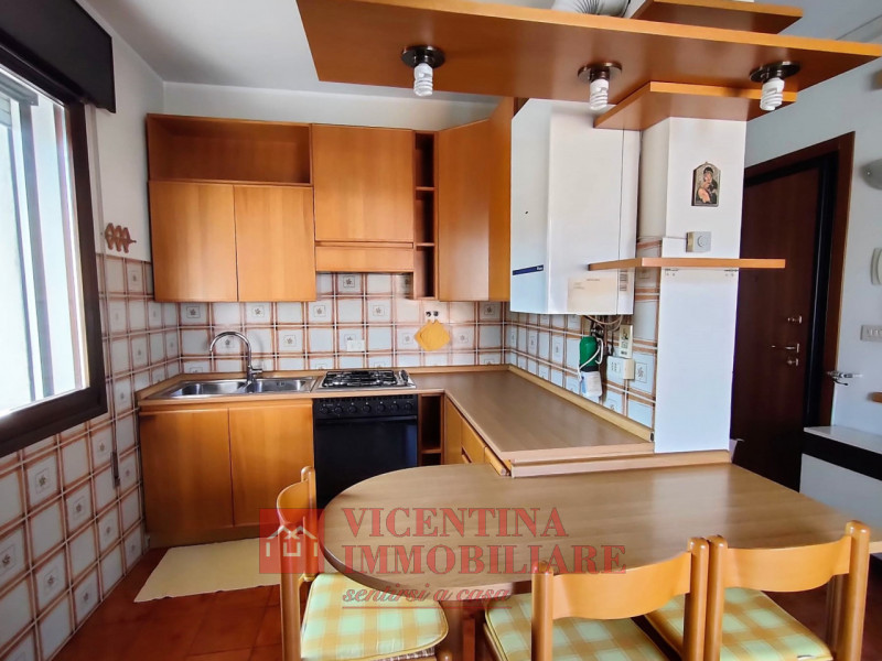 VICENZA-ANCONETTA: in un quartiere tranquillo ma comodo ai servizi proponiamo  in affitto MINI AP...