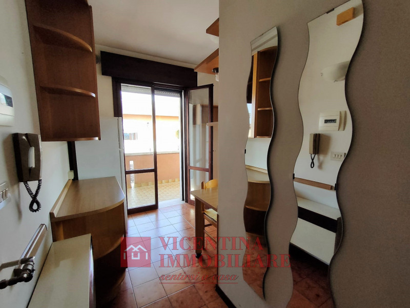 VICENZA-ANCONETTA: in un quartiere tranquillo ma comodo ai servizi proponiamo  in affitto MINI AP...