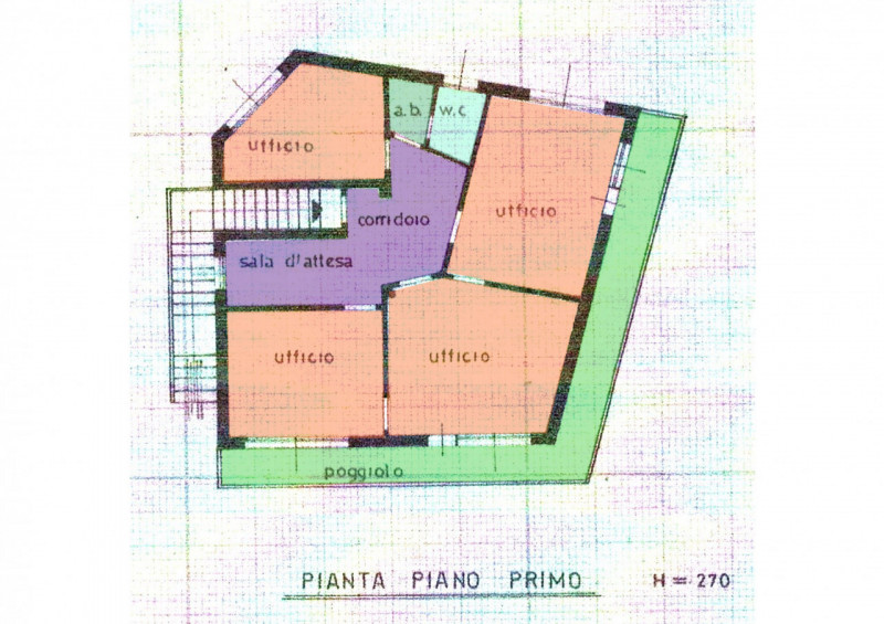 In zona centrale, in un fabbricato di sole due unità, proponiamo un ufficio (trasformabile ad uso...