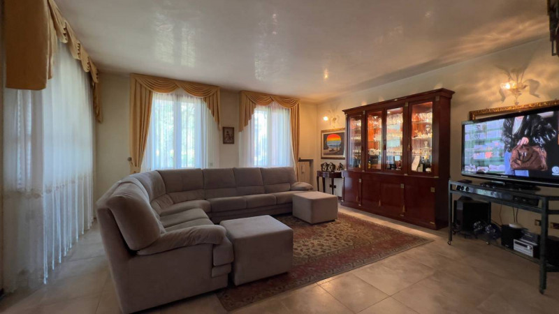 Ve lo diciamo subito: noi di questa casa ci siamo subito innamorati.

Ci siamo innamorati di una ...