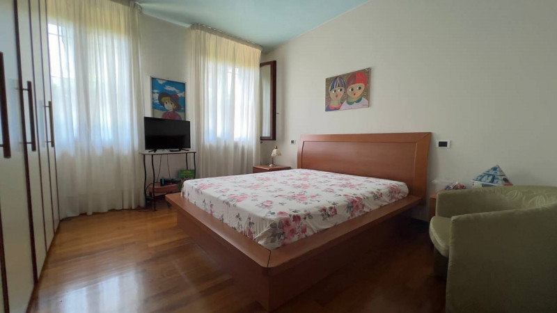 Ve lo diciamo subito: noi di questa casa ci siamo subito innamorati.

Ci siamo innamorati di una ...