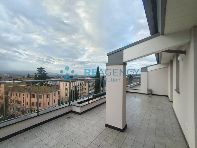 PERUGIA, zona Ponte San Giovanni: proponiamo in vendita NUOVO ATTICO CON TERRAZZA ABITABILE E VIS...