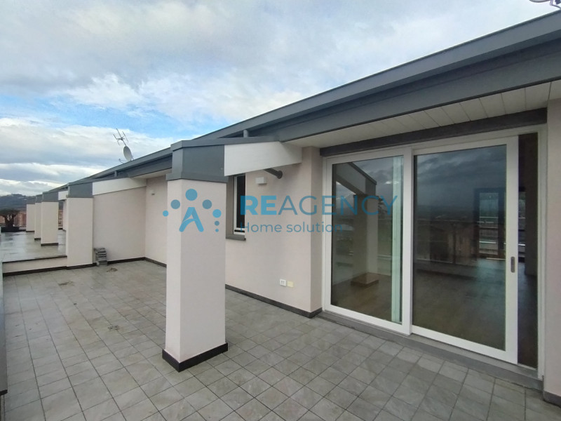 PERUGIA, zona Ponte San Giovanni: proponiamo in vendita NUOVO ATTICO CON TERRAZZA ABITABILE E VIS...