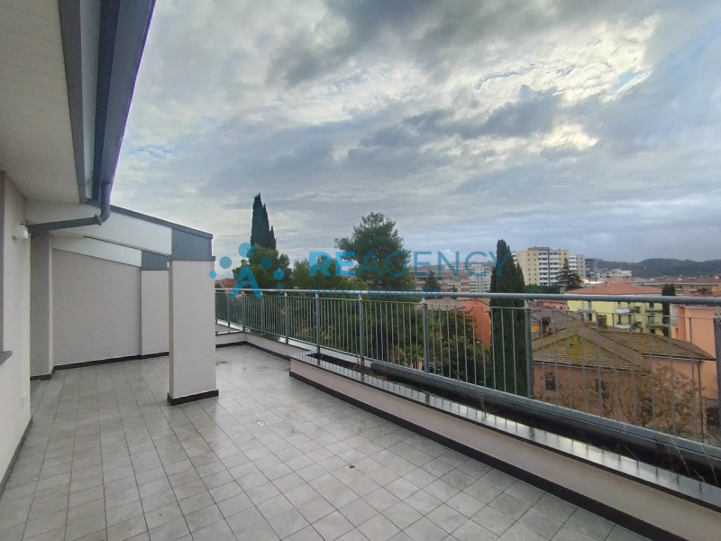 PERUGIA, zona Ponte San Giovanni: proponiamo in vendita NUOVO ATTICO CON TERRAZZA ABITABILE E VIS...