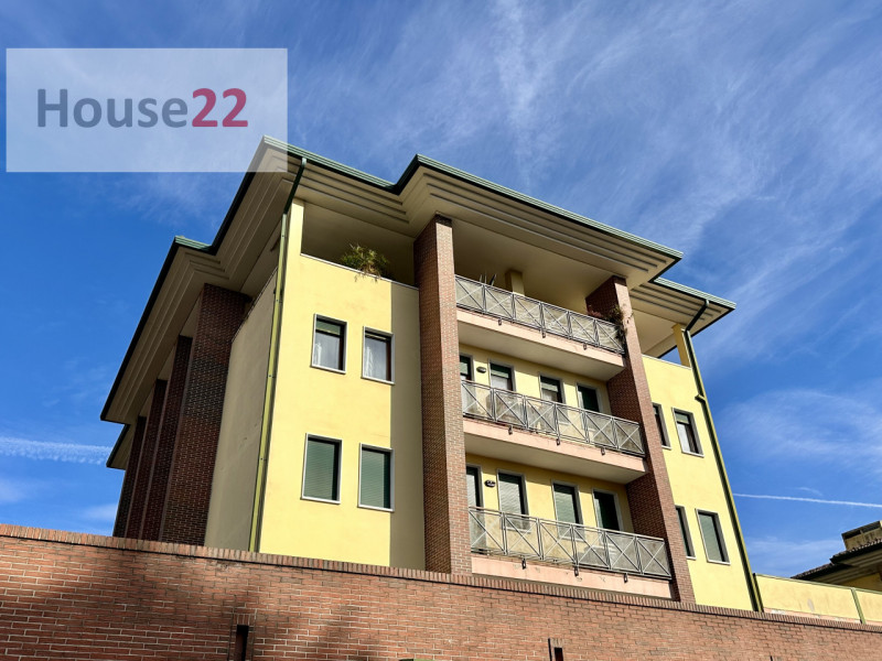 SI PRECISA QUANTO SEGUE: Attualmente l'immobile è accatastato come ufficio e si può eseguire il c...