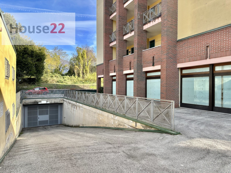 SI PRECISA QUANTO SEGUE: Attualmente l'immobile è accatastato come ufficio e si può eseguire il c...