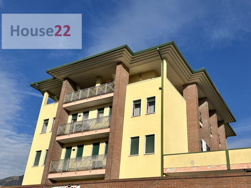 SI PRECISA QUANTO SEGUE: Attualmente l'immobile è accatastato come ufficio e si può eseguire il c...