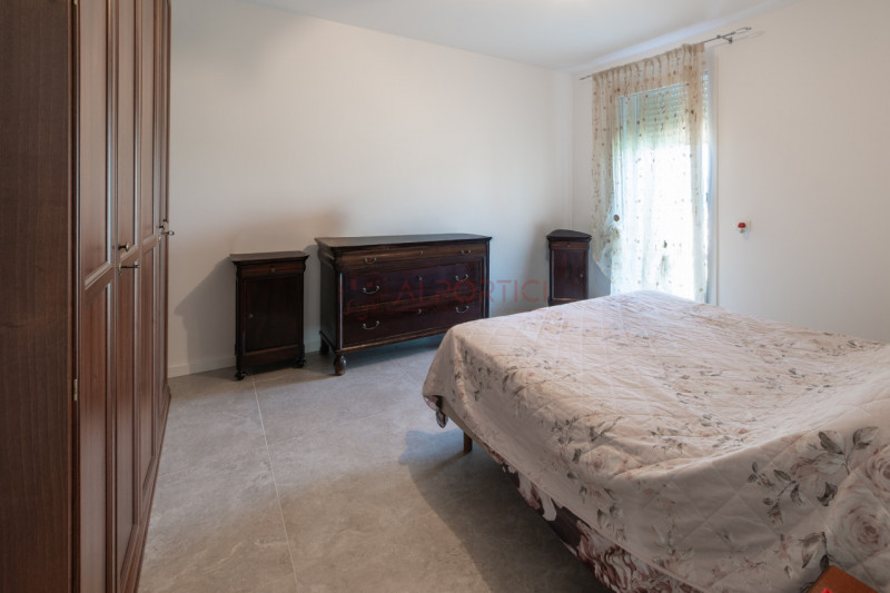 Comune di BRUGINE - VILLA SINGOLA sviluppata tutta al piano terra E SPAZIO ESCLUSIVO di circa 100...