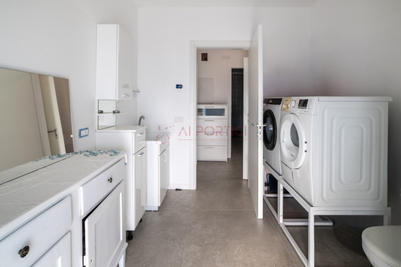 Comune di BRUGINE - VILLA SINGOLA sviluppata tutta al piano terra E SPAZIO ESCLUSIVO di circa 100...